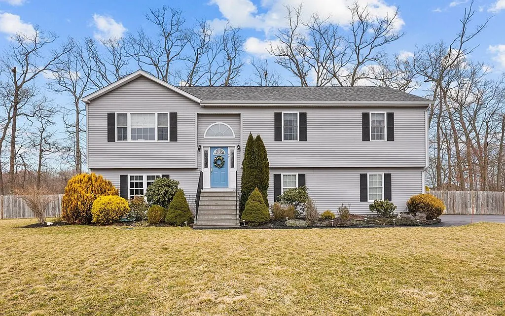 47 Oliver Way, Swansea, MA 02777