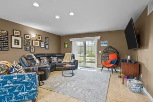 47 Oliver Way, Swansea, MA 02777 47 Oliver Way, Swansea, MA 02777