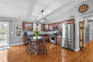 47 Oliver Way, Swansea, MA 02777 47 Oliver Way, Swansea, MA 02777
